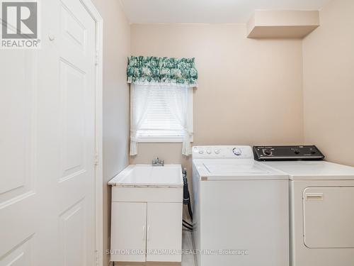 10 Silmoro Court, Vaughan (Maple), ON - Indoor Photo Showing Laundry Room