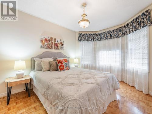 10 Silmoro Court, Vaughan (Maple), ON - Indoor Photo Showing Bedroom