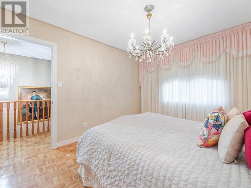 10 Silmoro Court, Vaughan (Maple), ON - Indoor Photo Showing Bedroom