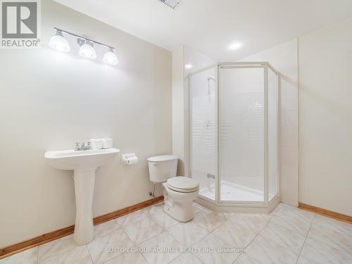 10 Silmoro Court, Vaughan (Maple), ON - Indoor Photo Showing Bathroom