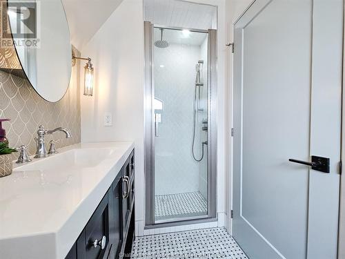 19260 Lakeside Drive, Lighthouse Cove, ON - Indoor Photo Showing Bathroom