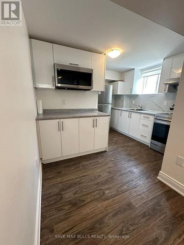 105 Bowbeer Road, Oakville, ON - Indoor Photo Showing Kitchen