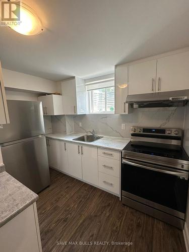 105 Bowbeer Road, Oakville, ON - Indoor Photo Showing Kitchen