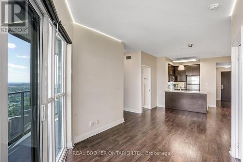 4607 - 60 Absolute Avenue, Mississauga (City Centre), ON - Indoor Photo Showing Kitchen