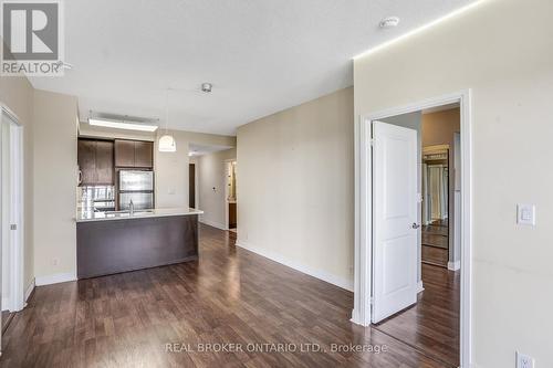 4607 - 60 Absolute Avenue, Mississauga (City Centre), ON - Indoor Photo Showing Kitchen