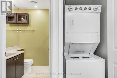 4607 - 60 Absolute Avenue, Mississauga (City Centre), ON - Indoor Photo Showing Laundry Room