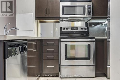 4607 - 60 Absolute Avenue, Mississauga (City Centre), ON - Indoor Photo Showing Kitchen