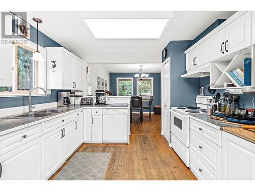 1144 Wharf Road, Scotch Creek, BC - Indoor Photo Showing Kitchen With Double Sink