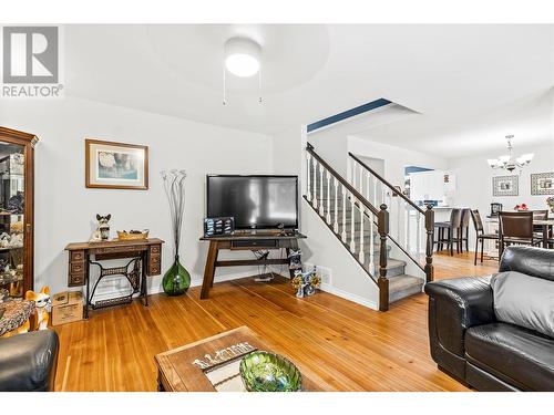 1144 Wharf Road, Scotch Creek, BC - Indoor Photo Showing Living Room