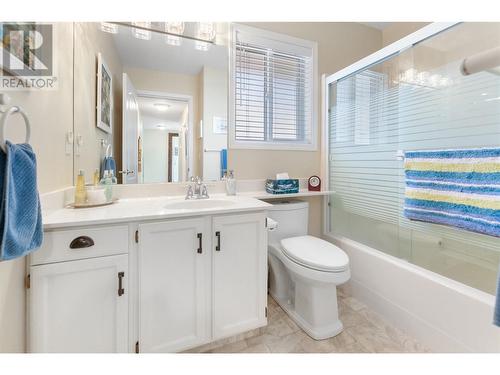 415 Ridge Road, Penticton, BC - Indoor Photo Showing Bathroom