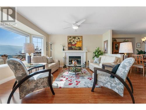 415 Ridge Road, Penticton, BC - Indoor Photo Showing Living Room With Fireplace