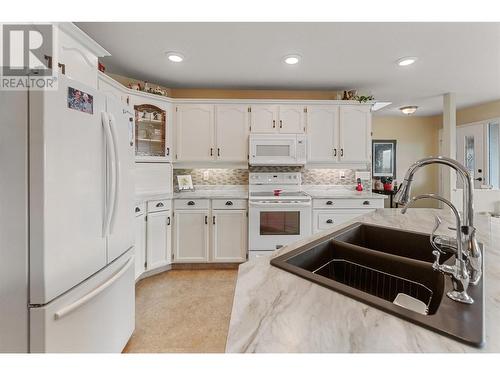 415 Ridge Road, Penticton, BC - Indoor Photo Showing Kitchen With Double Sink