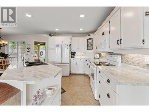 415 Ridge Road, Penticton, BC - Indoor Photo Showing Kitchen With Double Sink