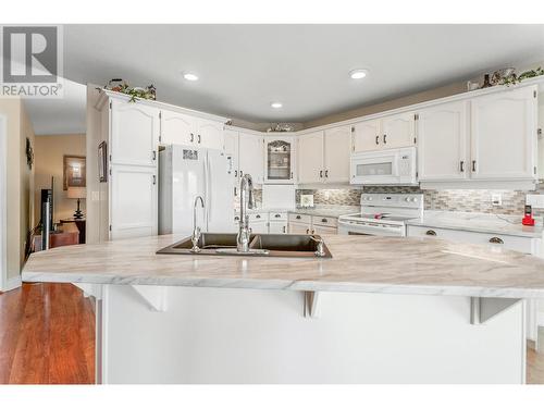 415 Ridge Road, Penticton, BC - Indoor Photo Showing Kitchen With Double Sink