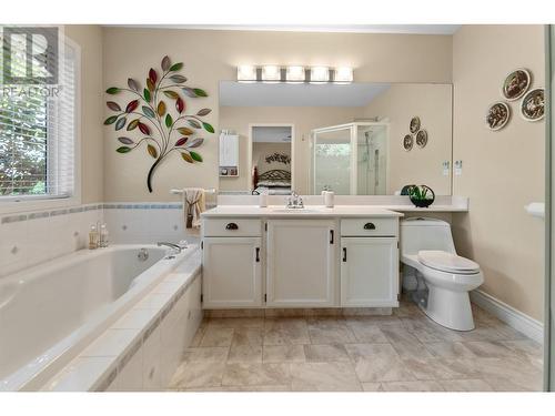 415 Ridge Road, Penticton, BC - Indoor Photo Showing Bathroom