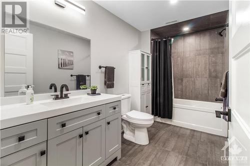 475 Lockmaster Crescent, Ottawa, ON - Indoor Photo Showing Bathroom