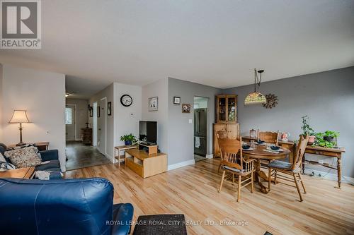 3200 Candela Drive, Mississauga (Mississauga Valleys), ON - Indoor Photo Showing Living Room