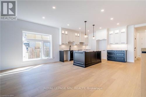 45C Lakeshore Road, St. Catharines, ON - Indoor Photo Showing Kitchen With Upgraded Kitchen