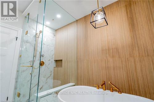 45C Lakeshore Road, St. Catharines, ON - Indoor Photo Showing Bathroom