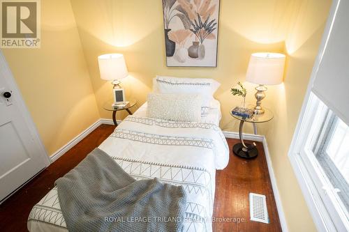 29 Elmwood Place, London, ON - Indoor Photo Showing Bedroom