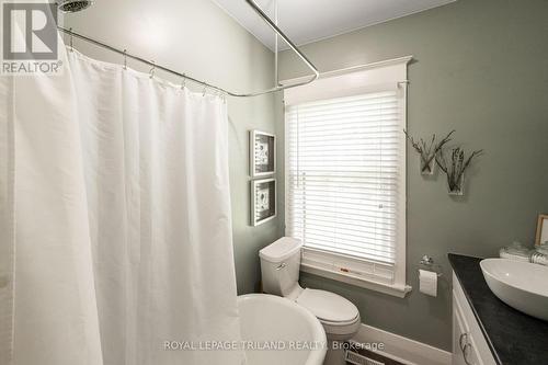 29 Elmwood Place, London, ON - Indoor Photo Showing Bathroom