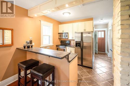 29 Elmwood Place, London, ON - Indoor Photo Showing Kitchen