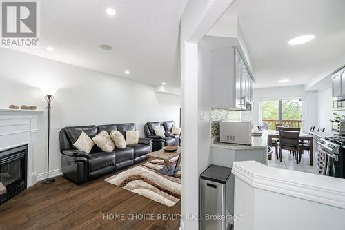 53 - 6399 Spinnaker Circle, Mississauga (Meadowvale Village), ON - Indoor Photo Showing Living Room With Fireplace