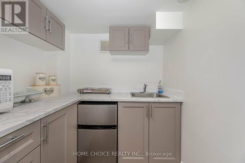 53 - 6399 Spinnaker Circle, Mississauga (Meadowvale Village), ON - Indoor Photo Showing Kitchen