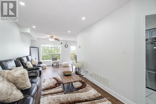 53 - 6399 Spinnaker Circle, Mississauga (Meadowvale Village), ON - Indoor Photo Showing Living Room