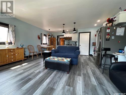 20 1St Street E, Neilburg, SK - Indoor Photo Showing Living Room