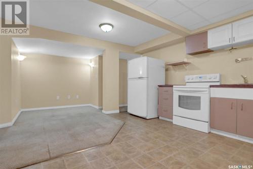 201 5Th Avenue, Caronport, SK - Indoor Photo Showing Kitchen