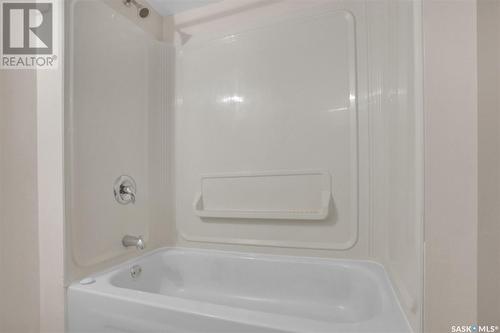 201 5Th Avenue, Caronport, SK - Indoor Photo Showing Bathroom