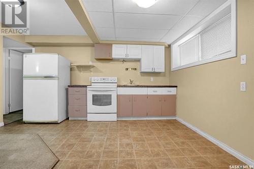 201 5Th Avenue, Caronport, SK - Indoor Photo Showing Kitchen