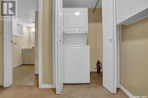 201 5Th Avenue, Caronport, SK - Indoor Photo Showing Laundry Room