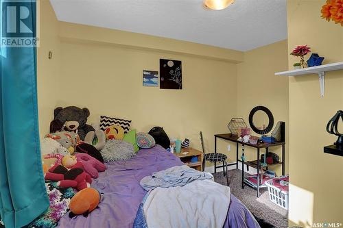 201 5Th Avenue, Caronport, SK - Indoor Photo Showing Bedroom