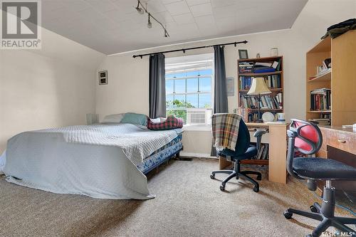 201 5Th Avenue, Caronport, SK - Indoor Photo Showing Bedroom