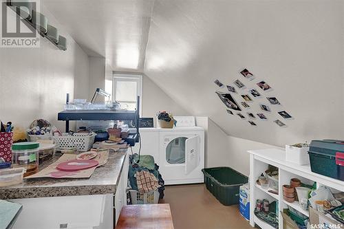 201 5Th Avenue, Caronport, SK - Indoor Photo Showing Laundry Room