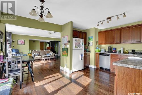 201 5Th Avenue, Caronport, SK - Indoor Photo Showing Kitchen