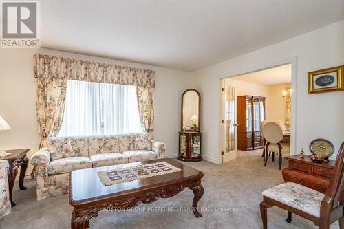 453 Grangeover Avenue, London, ON - Indoor Photo Showing Living Room