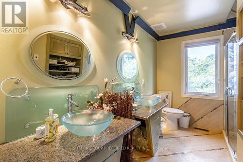 453 Grangeover Avenue, London, ON - Indoor Photo Showing Bathroom