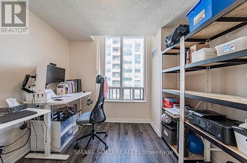 Ph210 - 256 Doris Avenue, Toronto (Willowdale East), ON - Indoor Photo Showing Office