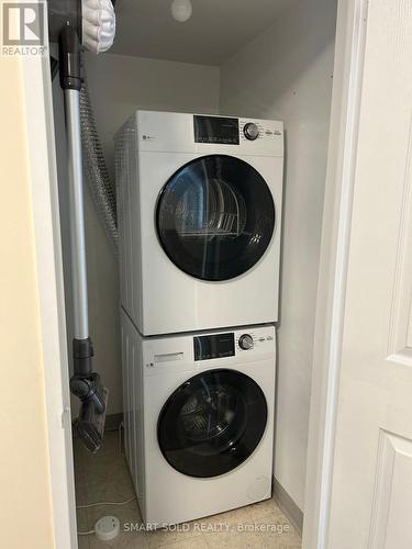 Ph210 - 256 Doris Avenue, Toronto (Willowdale East), ON - Indoor Photo Showing Laundry Room