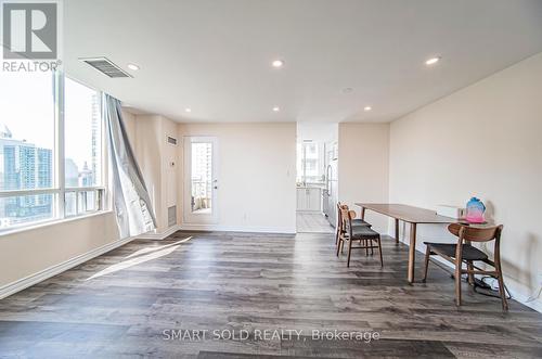 Ph210 - 256 Doris Avenue, Toronto (Willowdale East), ON - Indoor