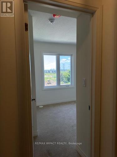 11D Lookout Drive, Clarington (Bowmanville), ON - Indoor Photo Showing Other Room