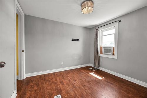 174 Grace Avenue, Hamilton, ON - Indoor Photo Showing Other Room