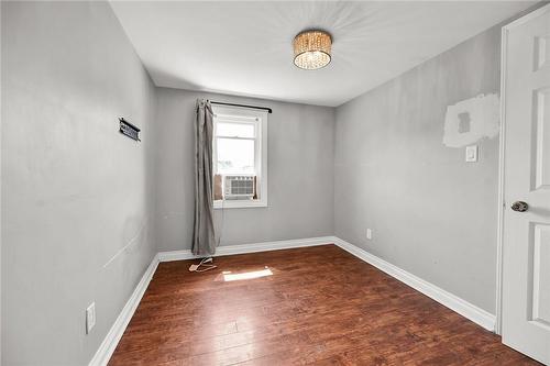 174 Grace Avenue, Hamilton, ON - Indoor Photo Showing Other Room