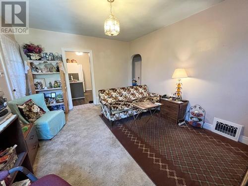 2000 Topping  Street, Trail, BC - Indoor Photo Showing Bedroom