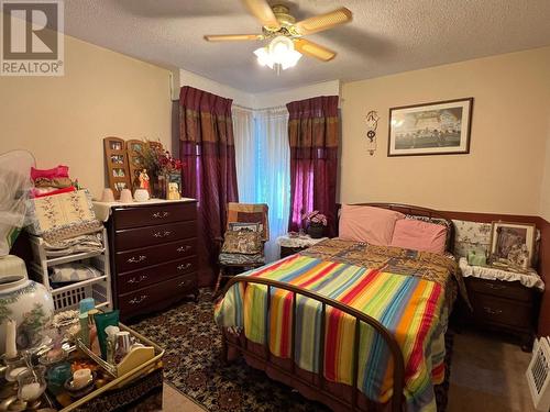 2000 Topping  Street, Trail, BC - Indoor Photo Showing Bedroom