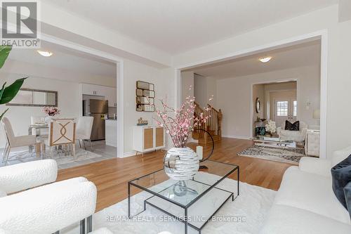 19 Heming Street, Brant (Paris), ON - Indoor Photo Showing Living Room