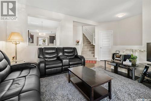 419 Secord Way, Saskatoon, SK - Indoor Photo Showing Living Room